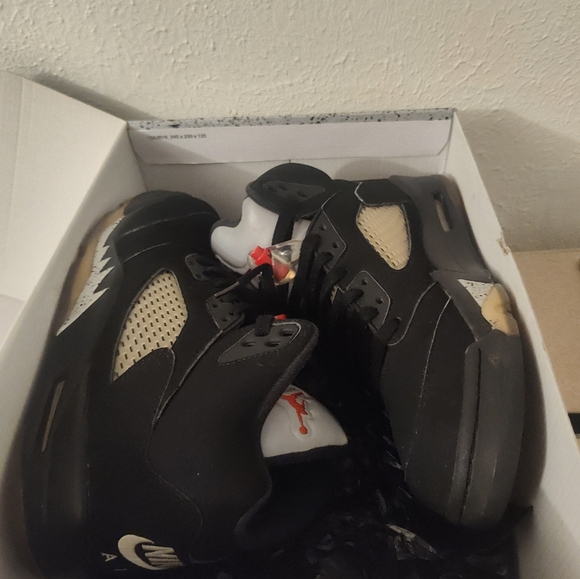 Men's Jordan Retro 5 - Picture 3 of 8